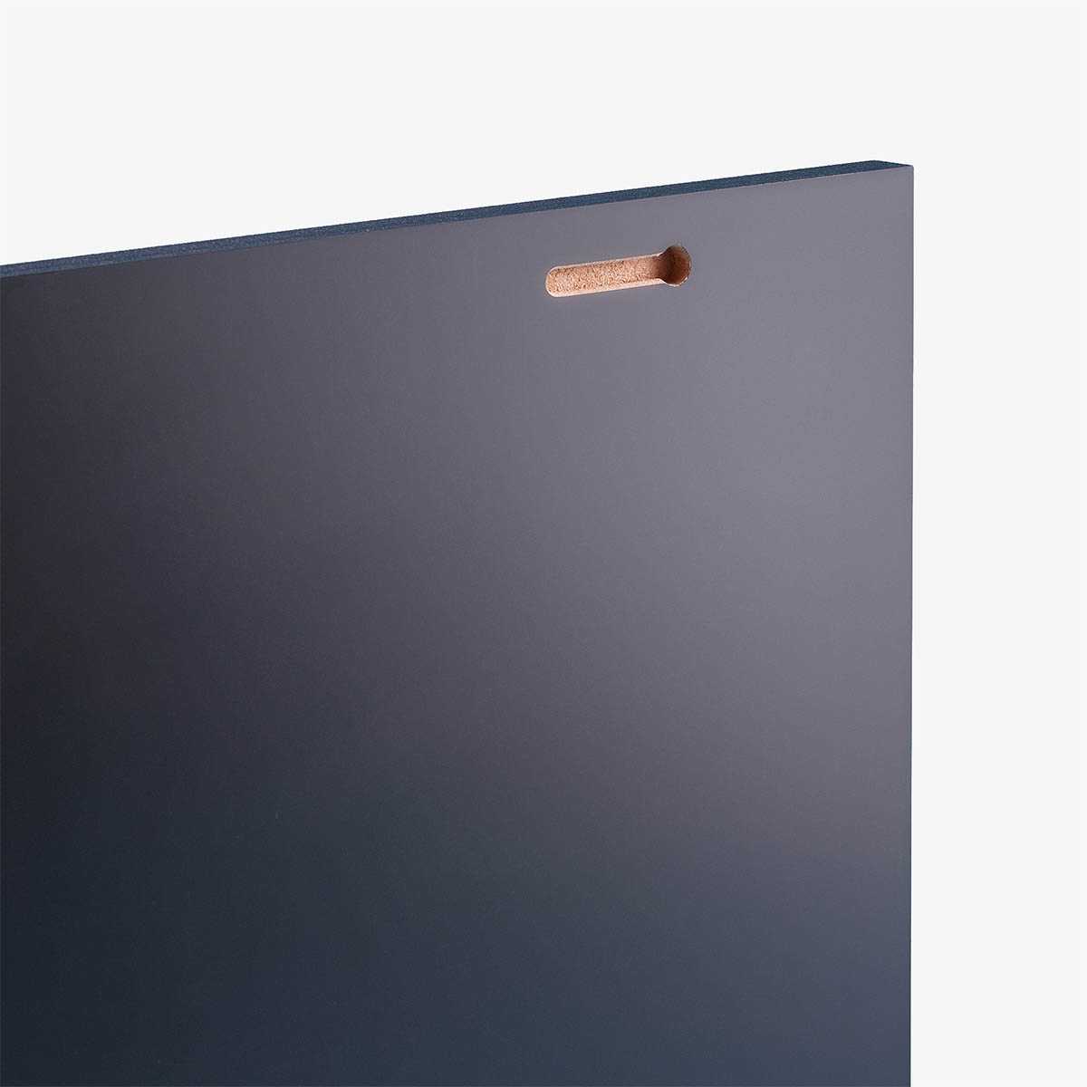 Desk_PDP_Detail5_WallDisplay.jpg